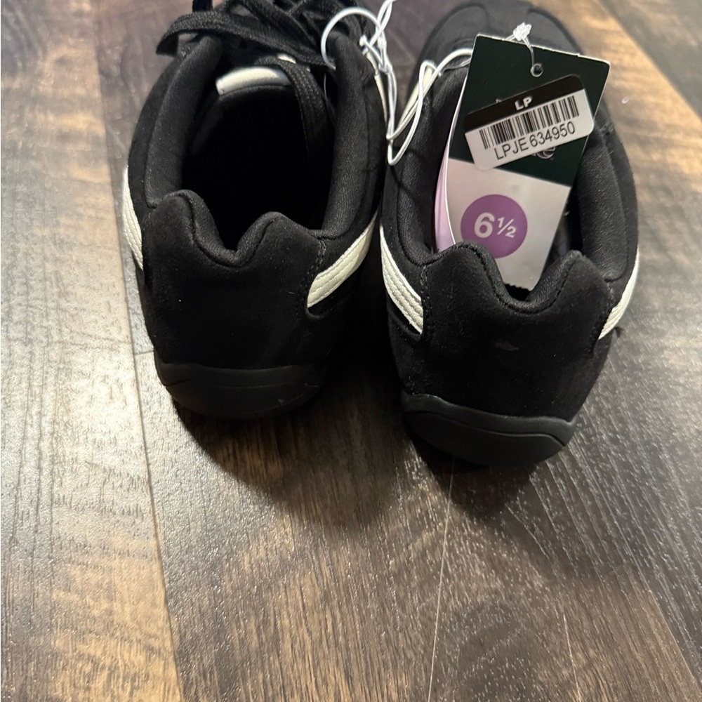 NWT Black and White Memory Foam Athletic Shoes - Picture 3 of 4